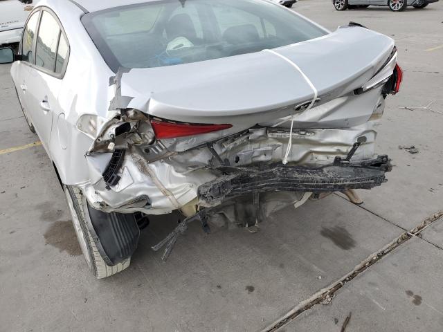 Photo 9 from auction – 2017 KIA FORTE LX with VIN 3KPFL4A77HE046965