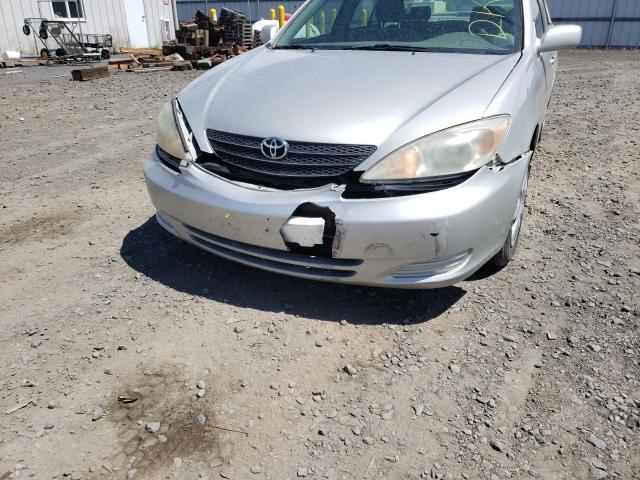 Photo 10 from auction – 2004 TOYOTA CAMRY LE with VIN 4T1BE32KX4U899339