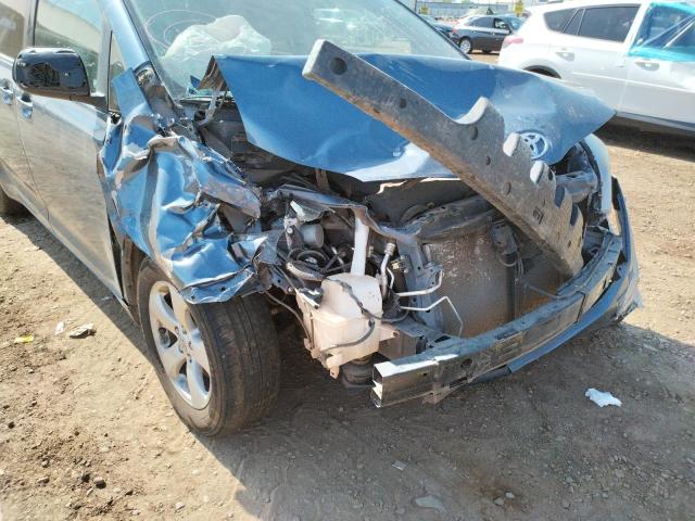 Photo 9 from auction – 2016 TOYOTA SIENNA LE with VIN 5TDKK3DC2GS721372