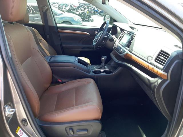 Photo 5 from auction – 2017 TOYOTA HIGHLANDER with VIN 5TDDGRFH2HS034044