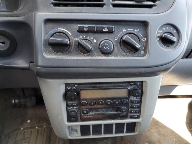 Photo 9 from auction – 2002 TOYOTA SIENNA with VIN 4T3ZF19C12U454569