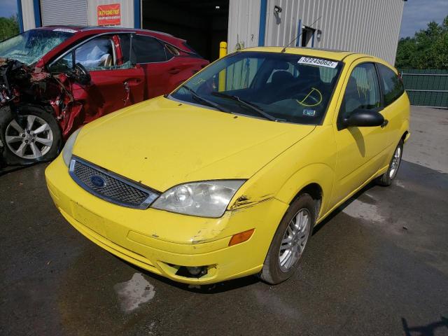 Photo 2 from auction – 2005 FORD FOCUS ZX3 with VIN 3FAFP31N45R123475