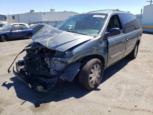 Photo 2 from auction – 2006 CHRYSLER TOWN & COU with VIN 2A4GP54L36R609281