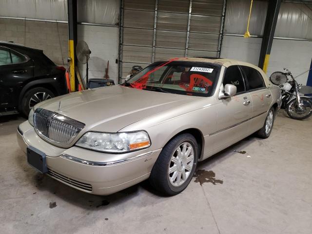 Photo 2 from auction – 2010 LINCOLN TOWN CAR S with VIN 2LNBL8CV7AX753092