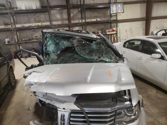 Photo 7 from auction – 2017 LINCOLN NAVIGATOR with VIN 5LMJJ2JT6HEL01658