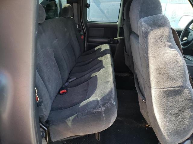 Photo 6 from auction – 2000 CHEVROLET SILVERADO with VIN 1GCFC29U1YE426510