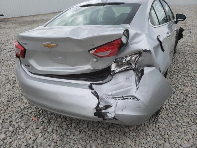 Photo 9 from auction – 2018 CHEVROLET CRUZE LT with VIN 1G1BE5SM2J7106832