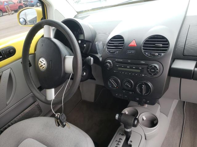 Photo 9 from auction – 2005 VOLKSWAGEN BEETLE with VIN 3VWCR31C55M404961