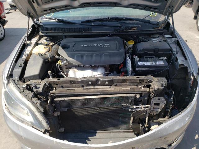 Photo 7 from auction – 2016 CHRYSLER 200 LIMITE with VIN 1C3CCCAB4GN144514
