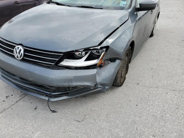 Photo 9 from auction – 2017 VOLKSWAGEN JETTA S with VIN 3VW2B7AJ7HM326502