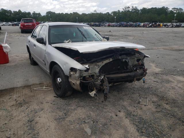 FORD CROWN VICT 2000 with VIN 2FAFP72W1YX181435 - Photo from auction