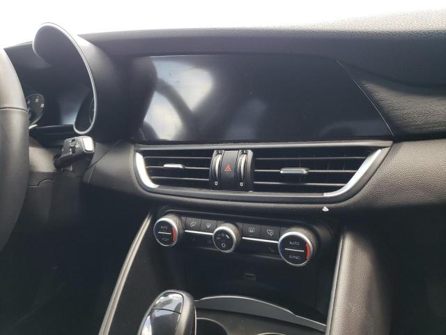 Photo 9 from auction – 2017 ALFA ROMEO GIULIA with VIN ZARFAEBNXH7557164