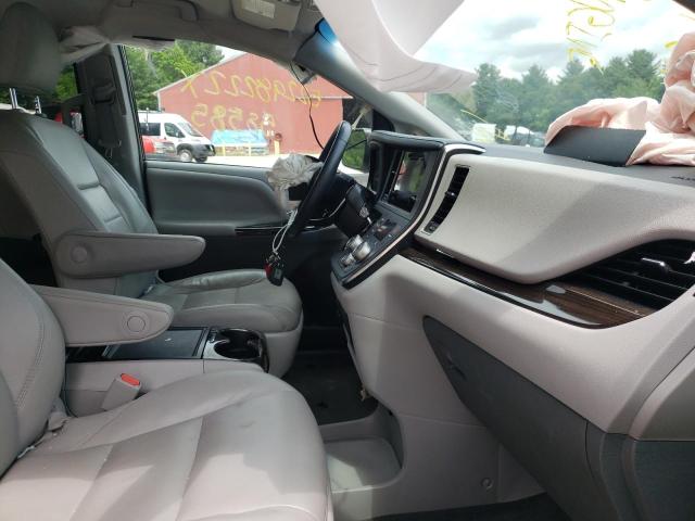 Photo 5 from auction – 2017 TOYOTA SIENNA XLE with VIN 5TDDZ3DC0HS183048