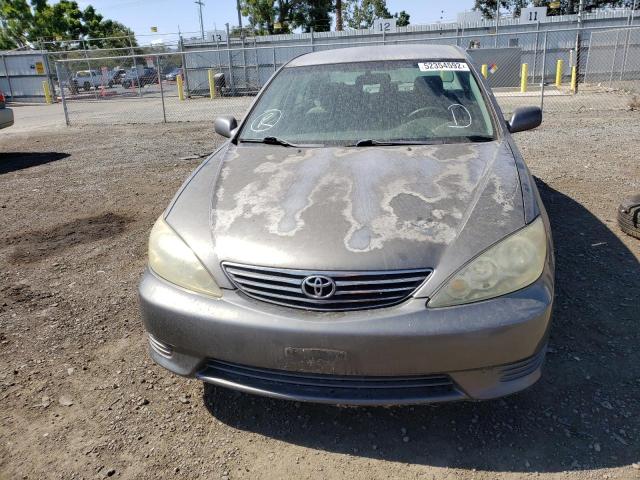 Photo 9 from auction – 2005 TOYOTA CAMRY with VIN 4T1BE32K85U574822
