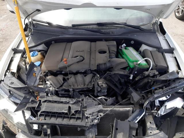Photo 7 from auction – 2013 VOLKSWAGEN PASSAT S with VIN 1VWAP7A37DC020913