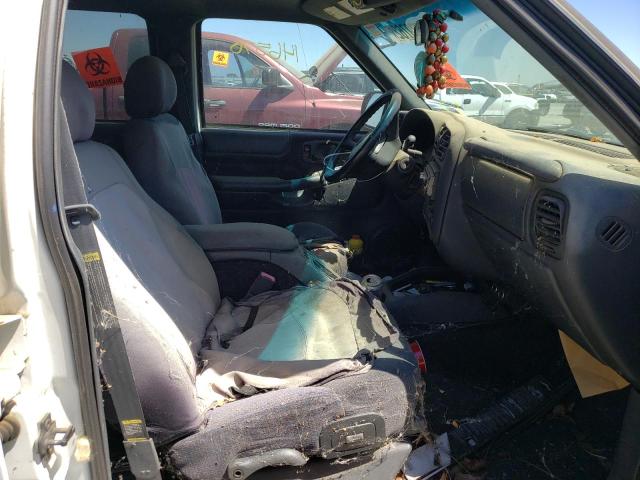 Photo 5 from auction – 2001 CHEVROLET BLAZER with VIN 1GNDT13W01K253055