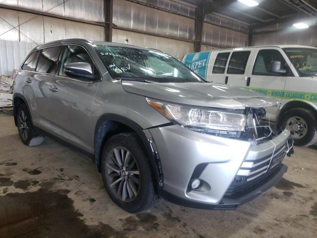 TOYOTA HIGHLANDER 2019 with VIN 5TDJZRFH4KS954570 - Photo from auction