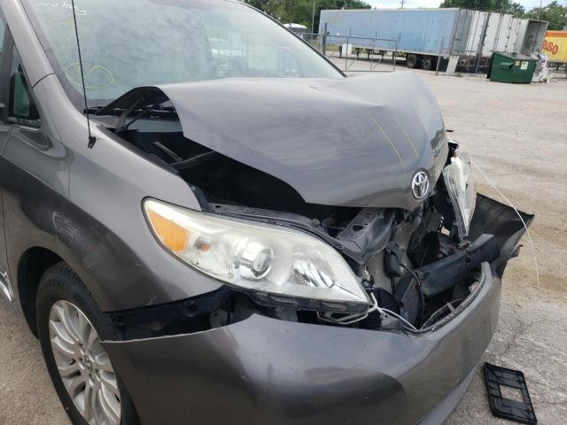Photo 9 from auction – 2011 TOYOTA SIENNA XLE with VIN 5TDYK3DC9BS158341