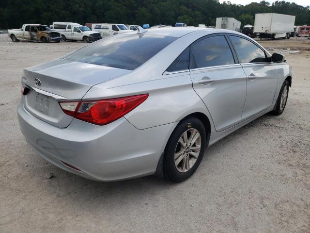 Photo 4 from auction – 2011 HYUNDAI SONATA with VIN 5NPEB4AC4BH108904