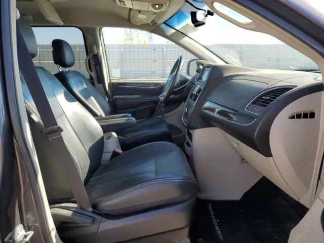 Photo 5 from auction – 2016 CHRYSLER TOWN & COU with VIN 2C4RC1BG0GR121027