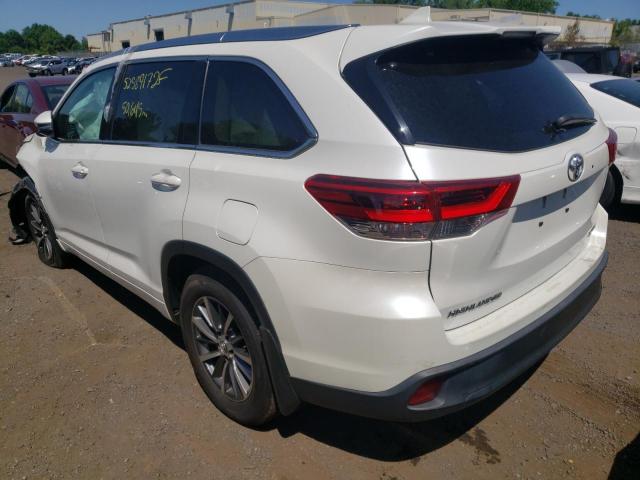 Photo 3 from auction – 2018 TOYOTA HIGHLANDER with VIN 5TDJZRFH0JS884161