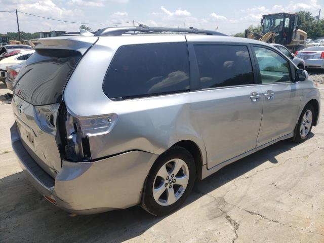 Photo 4 from auction – 2018 TOYOTA SIENNA LE with VIN 5TDKZ3DC1JS932579