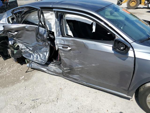 Photo 9 from auction – 2014 VOLKSWAGEN PASSAT SE with VIN 1VWBS7A34EC087585