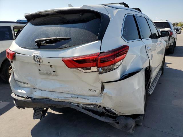 Photo 4 from auction – 2017 TOYOTA HIGHLANDER with VIN 5TDKZRFH8HS520438