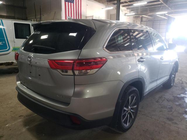 Photo 4 from auction – 2019 TOYOTA HIGHLANDER with VIN 5TDJZRFH4KS954570