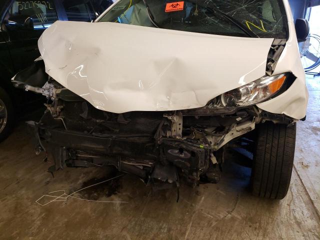 Photo 9 from auction – 2018 TOYOTA SIENNA L with VIN 5TDZZ3DC0JS954572