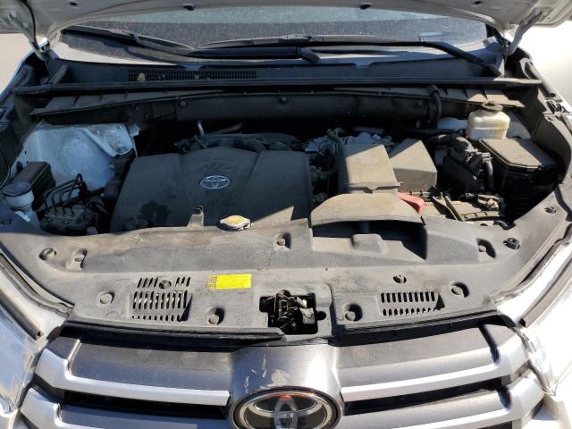 Photo 7 from auction – 2017 TOYOTA HIGHLANDER with VIN 5TDKZRFH8HS520438