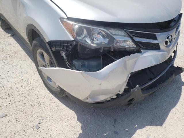 Photo 9 from auction – 2015 TOYOTA RAV4 XLE with VIN JTMWFREV9FJ041747