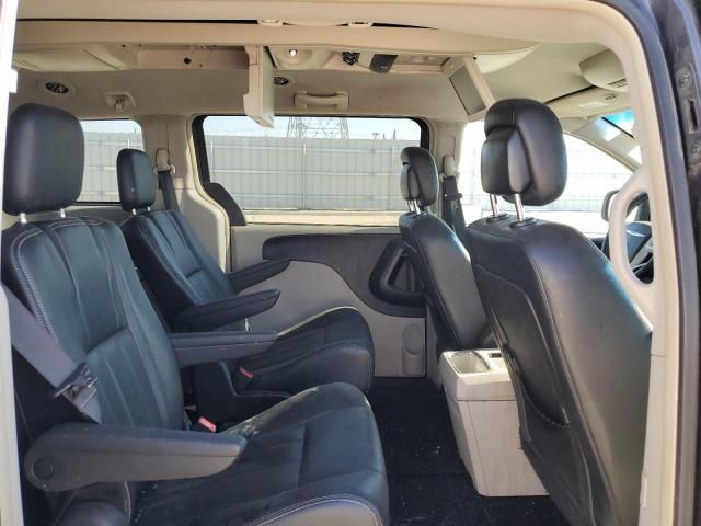 Photo 6 from auction – 2016 CHRYSLER TOWN & COU with VIN 2C4RC1BG0GR121027