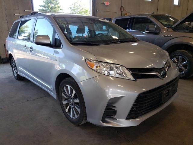 TOYOTA SIENNA LE 2018 with VIN 5TDJZ3DC1JS206037 - Photo from auction