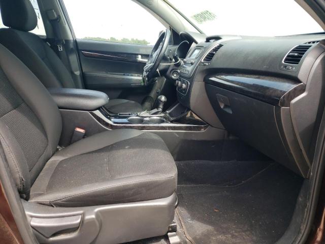 Photo 5 from auction – 2015 KIA SORENTO LX with VIN 5XYKTDA62FG642054