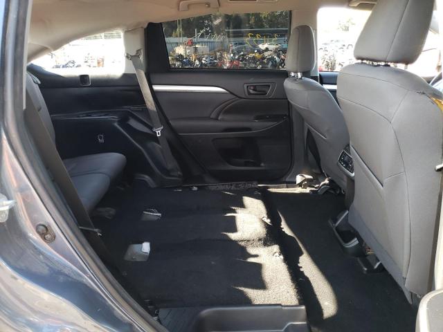 Photo 6 from auction – 2017 TOYOTA HIGHLANDER with VIN 5TDZZRFH5HS229619