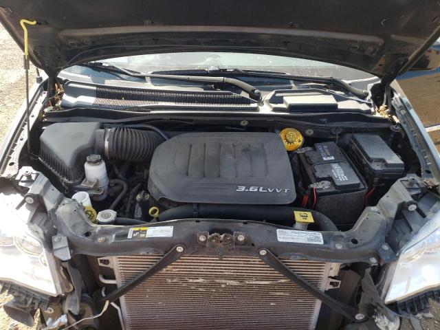 Photo 7 from auction – 2016 CHRYSLER TOWN & COU with VIN 2C4RC1BG4GR111116