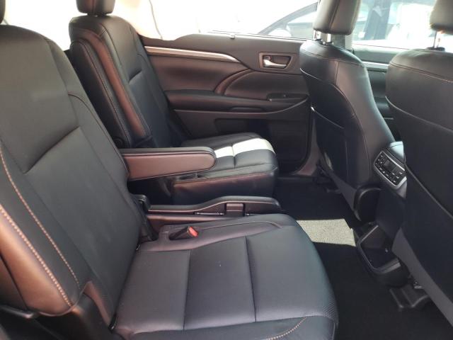 Photo 6 from auction – 2019 TOYOTA HIGHLANDER with VIN 5TDDZRFH2KS739931