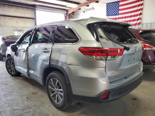 Photo 3 from auction – 2018 TOYOTA HIGHLANDER with VIN 5TDKZRFHXJS529194