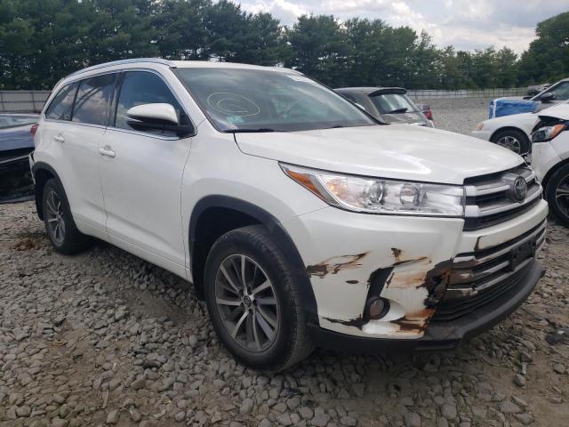 TOYOTA HIGHLANDER 2018 z numerem VIN 5TDJZRFH7JS893990 - Zdjęcie z aukcji