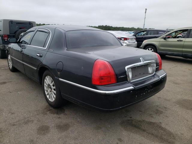 Photo 3 from auction – 2003 LINCOLN TOWN CAR with VIN 1LNHM82W43Y602067