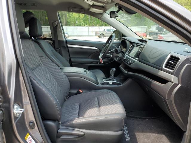 Photo 5 from auction – 2017 TOYOTA HIGHLANDER with VIN 5TDZZRFH4HS218529