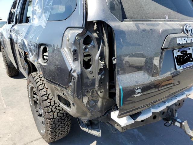 Photo 9 from auction – 2018 TOYOTA 4RUNNER SR with VIN JTEBU5JR7J5569550