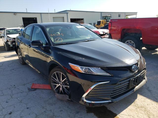 TOYOTA CAMRY XLE 2022 with VIN 4T1F31AK2NU591225 - Photo from auction