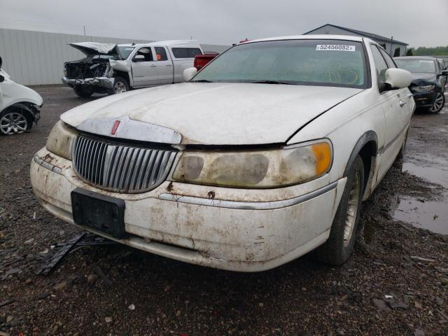 Zdjęcie 2 z aukcji – 2000 LINCOLN TOWN CAR E z VIN 1LNHM81W4YY887149