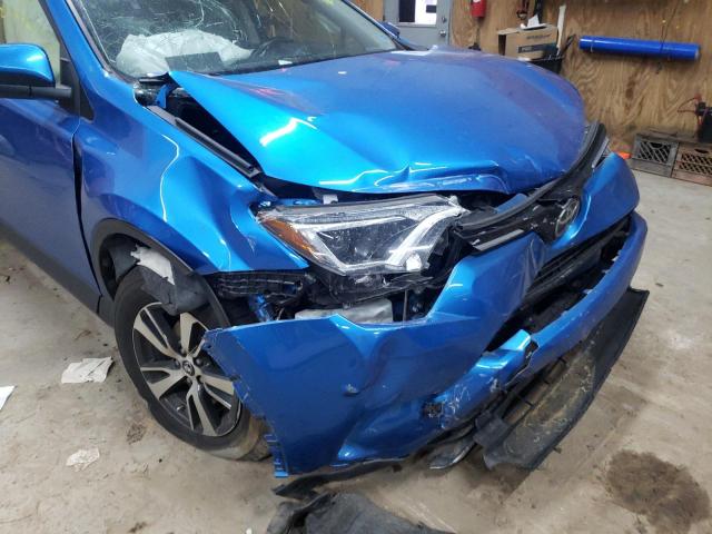 Photo 9 from auction – 2017 TOYOTA RAV4 XLE with VIN JTMRFREV1HJ165186