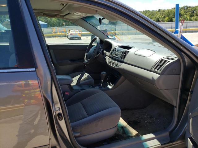 Photo 5 from auction – 2004 TOYOTA CAMRAY with VIN 4T1BF32K95U613785