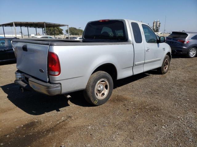 Photo 4 from auction – 2000 FORD F150 with VIN 2FTRX17W4YCA87733
