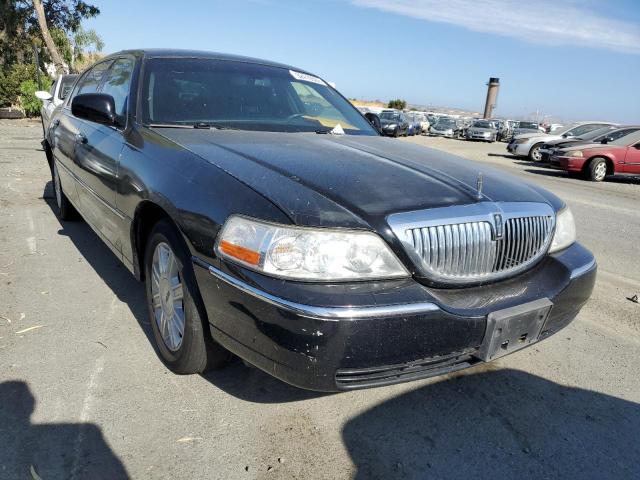 LINCOLN TOWN CAR E 2011 with VIN 2LNBL8EV6BX758704 - Photo from auction