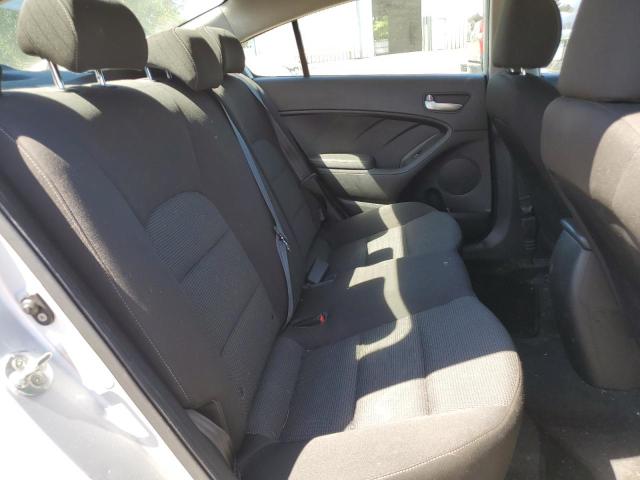Photo 6 from auction – 2017 KIA FORTE LX with VIN 3KPFK4A75HE092734